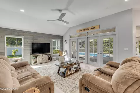 Living - 52 Cambridge Trce, Ormond Beach, FL 32174 photo 2 of 4