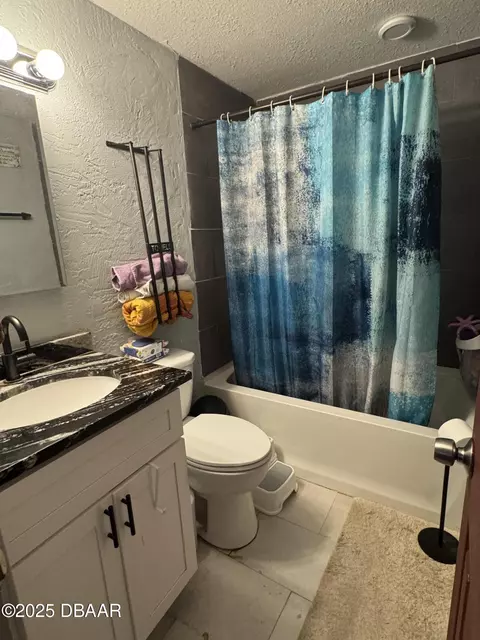 Bath - 409 Adele St, Edgewater, FL 32132 photo 1 of 2