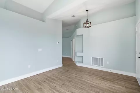 Living - 7 Ripton Pl, Palm Coast, FL 32164 photo 2 of 12