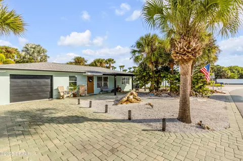 402 Lincoln Ave, New Smyrna Beach, FL 32169