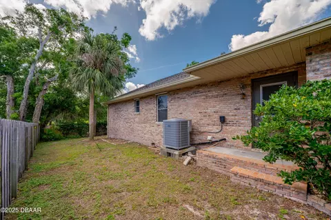 Exterior - 15 Carrington Ln, Ormond Beach, FL 32174 photo 4 of 8