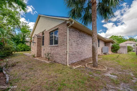 Exterior - 15 Carrington Ln, Ormond Beach, FL 32174 photo 5 of 8