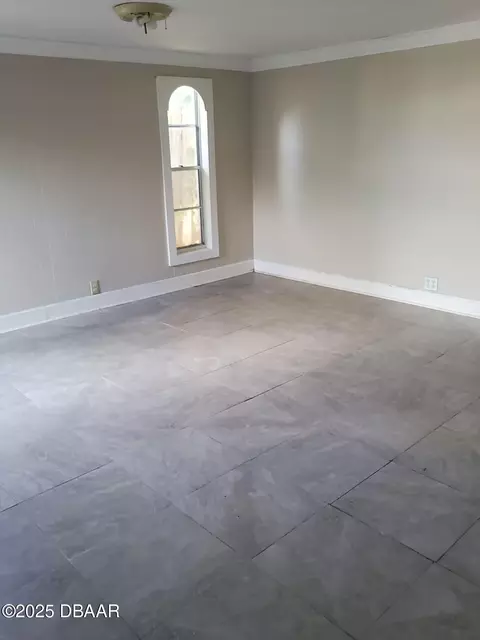 Living - 164 Laurie Dr, Ormond Beach, FL 32176 photo 2 of 3