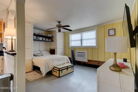Bedroom - 3051 Ragis Rd, Edgewater, FL 32132 photo 4 of 6