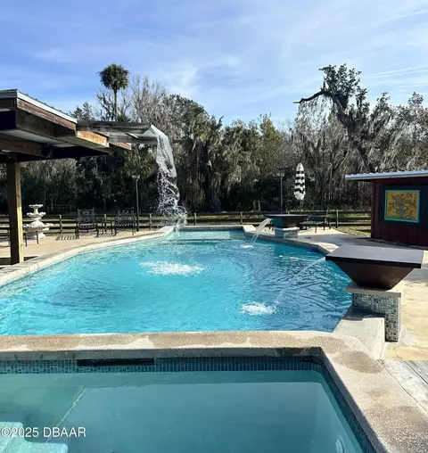 Exterior - 3051 Ragis Rd, Edgewater, FL 32132 photo 16 of 25