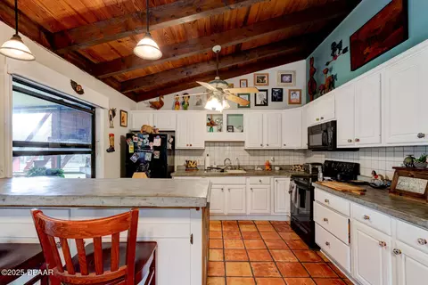 Kitchen - 3051 Ragis Rd, Edgewater, FL 32132 photo 1 of 6