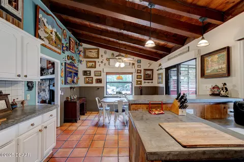 Kitchen - 3051 Ragis Rd, Edgewater, FL 32132 photo 2 of 6