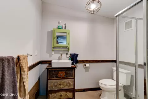 Bath - 3051 Ragis Rd, Edgewater, FL 32132 photo 5 of 6