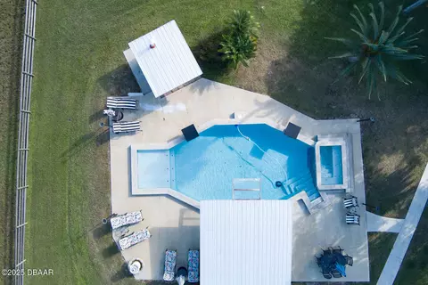 Exterior - 3051 Ragis Rd, Edgewater, FL 32132 photo 23 of 25