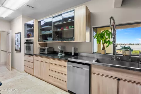 Kitchen - 763 N Beach St, Ormond Beach, FL 32174 photo 10 of 11