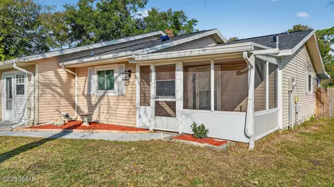 1045 Amber Cir, Port Orange, FL 32129