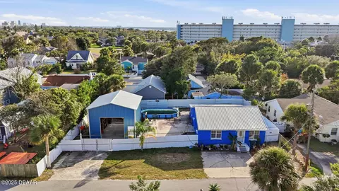 318 Eastwood Ln, Daytona Beach, FL 32118