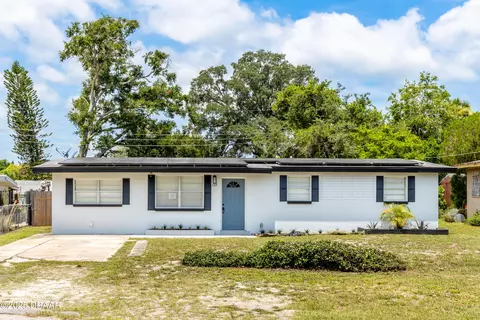 1313 Pine Ridge Dr, Daytona Beach, FL 32117