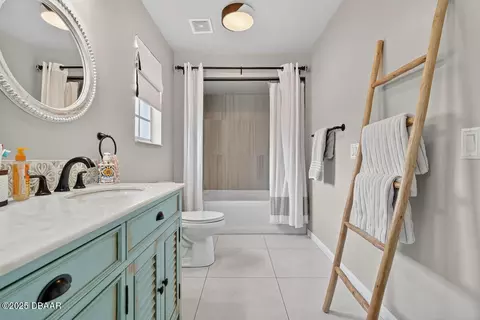 Bath - 389 Apache Trl, Ormond Beach, FL 32174 photo 3 of 6