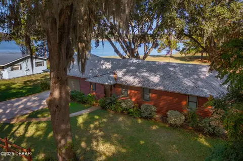 7915 Breezy Point Rd W, Melrose, FL 32666