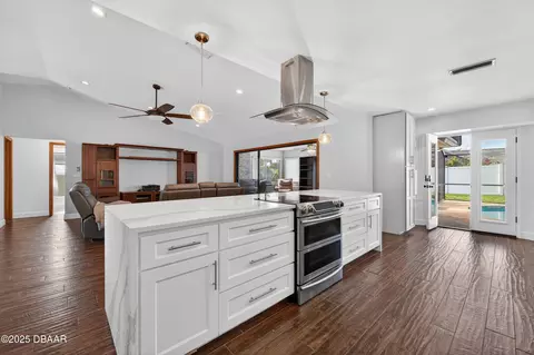 Kitchen - 814 E River Oak Dr, Ormond Beach, FL 32174 photo 3 of 4