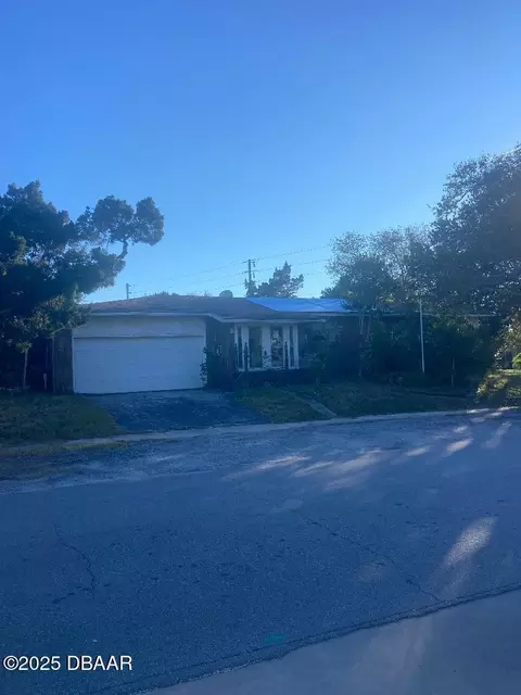 1916 N Halifax Ave, Daytona Beach, FL 32118