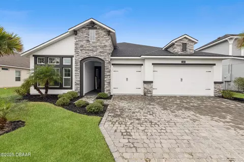 569 Mosaic Blvd, Daytona Beach, FL 32124