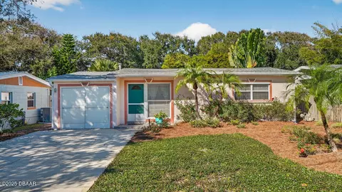 810 E 9th Ave, New Smyrna Beach, FL 32169