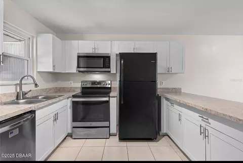 Kitchen - 1518 Juniper Dr, Edgewater, FL 32132 photo 2 of 2