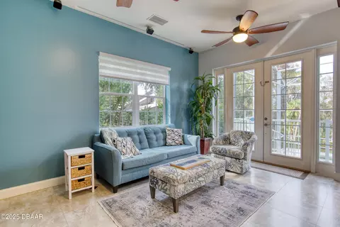 Living - 20 Spanish Oak Ln, Ormond Beach, FL 32174 photo 4 of 5