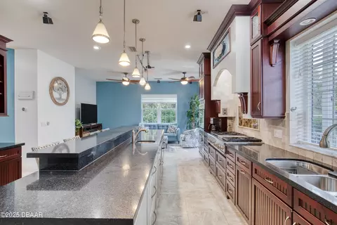 Kitchen - 20 Spanish Oak Ln, Ormond Beach, FL 32174 photo 5 of 6