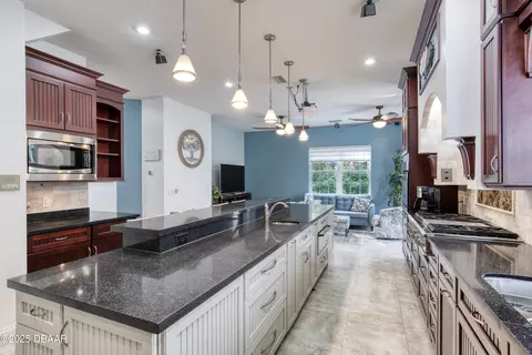 Kitchen - 20 Spanish Oak Ln, Ormond Beach, FL 32174 photo 6 of 6