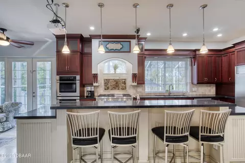 Kitchen - 20 Spanish Oak Ln, Ormond Beach, FL 32174 photo 4 of 6
