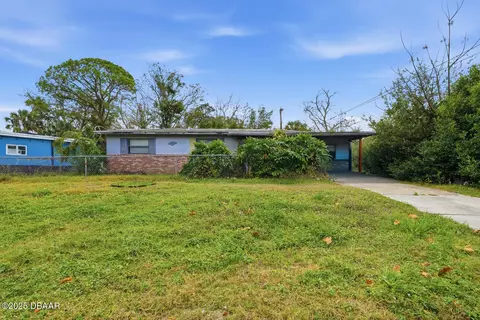 1359 Wright St, Daytona Beach, FL 32117