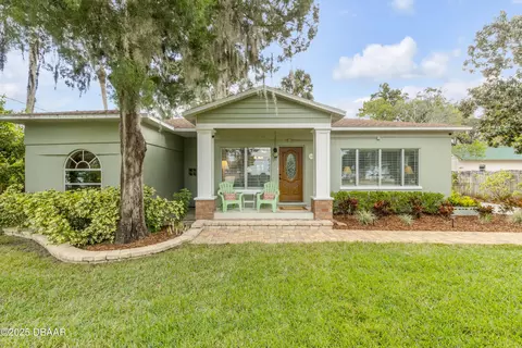 113 9th St, New Smyrna Beach, FL 32168