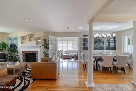 Dining - 926 S Beach St, Ormond Beach, FL 32174 photo 1 of 5