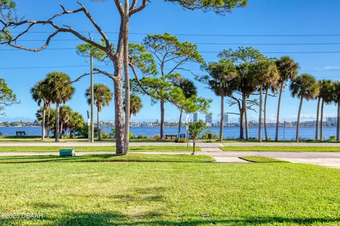 View/Area - 926 S Beach St, Ormond Beach, FL 32174 photo 1 of 19