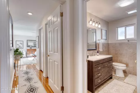 Entry Way - 926 S Beach St, Ormond Beach, FL 32174 photo 4 of 4