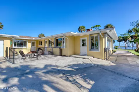 Exterior - 926 S Beach St, Ormond Beach, FL 32174 photo 10 of 14