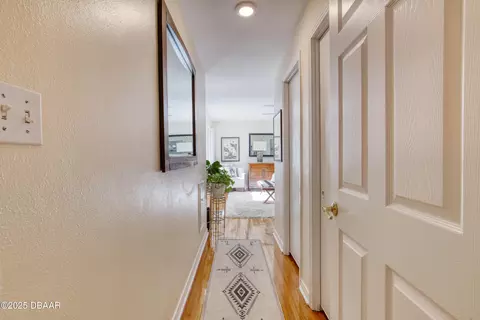 Entry Way - 926 S Beach St, Ormond Beach, FL 32174 photo 3 of 4