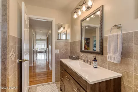Bath - 926 S Beach St, Ormond Beach, FL 32174 photo 4 of 6
