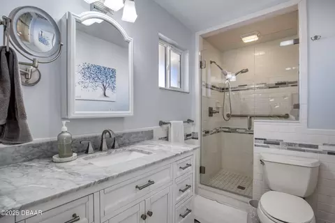 Bath - 926 S Beach St, Ormond Beach, FL 32174 photo 6 of 6