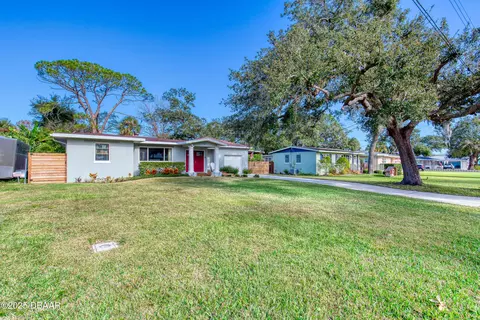 37 Reynolds Ave, Ormond Beach, FL 32174 photo 2
