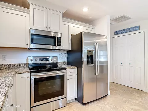 Kitchen - 3410 Mango Tree Dr, Edgewater, FL 32141 photo 5 of 7