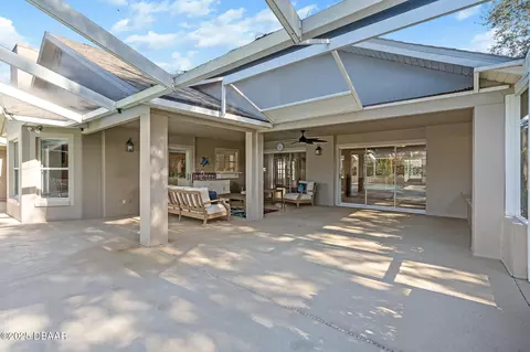 Exterior - 33 Magnolia Dr N, Ormond Beach, FL 32174 photo 5 of 15