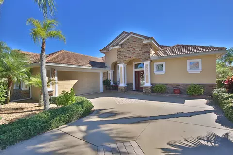 3560 Maribella Dr, New Smyrna Beach, FL 32168