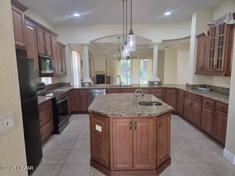 Kitchen - 25 Apian Way, Ormond Beach, FL 32174 photo 2 of 2