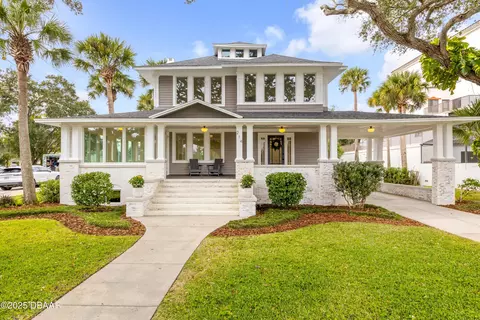 214 S Riverside Dr, New Smyrna Beach, FL 32168