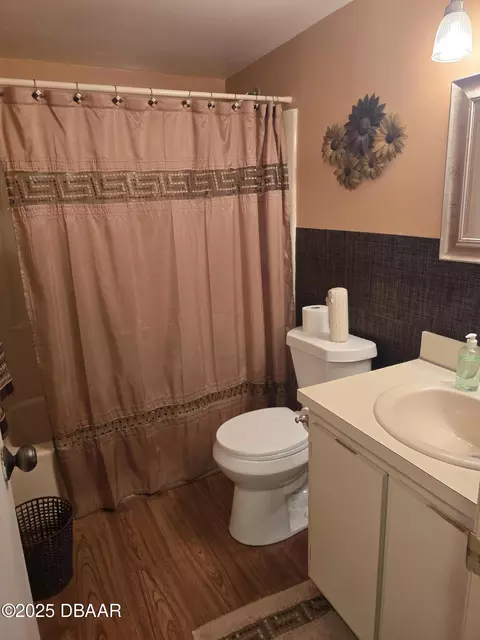 Bath - 6495 Chasewood Dr, Jupiter, FL 33458 photo 2 of 2