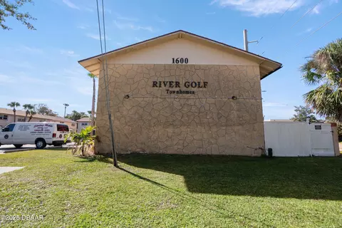 1600 S Palmetto Ave, South Daytona, FL 32119