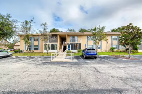 678 Wellington Station Blvd, Ormond Beach, FL 32174