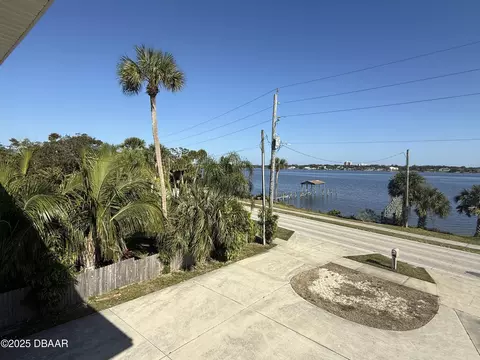 232 S Beach St, Ormond Beach, FL 32174 photo 2