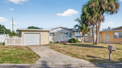 15 Plaza Dr, Ormond Beach, FL 32176 photo 2
