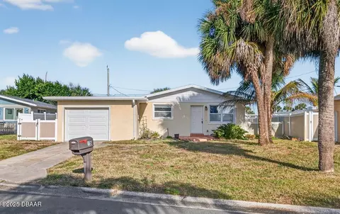 15 Plaza Dr, Ormond Beach, FL 32176