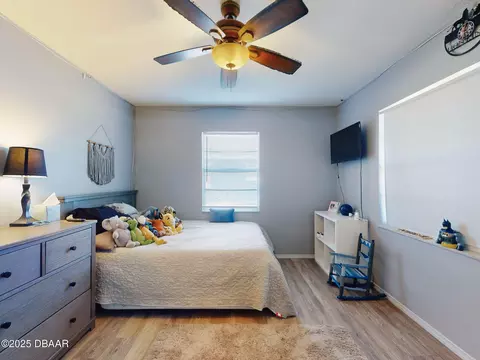 Bedroom - 16 Oak Ave, Ormond Beach, FL 32174 photo 5 of 11